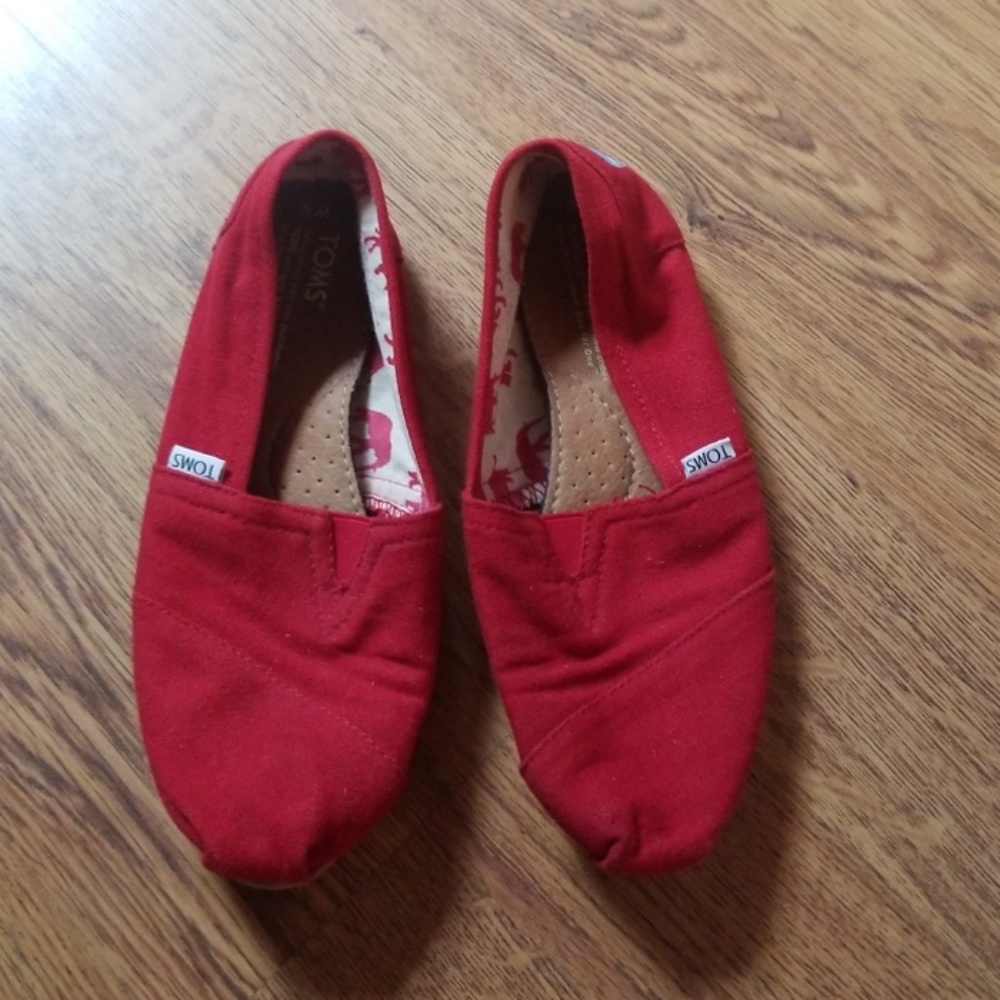 Tom's shoes